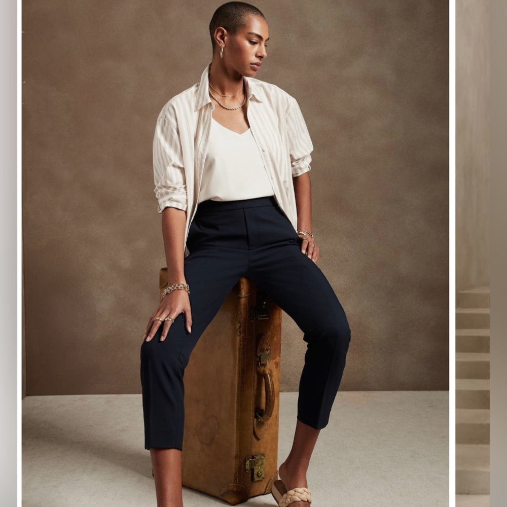Banana Republic Women's Hayden Taper Pant
Preppy Navy Regular - Navy